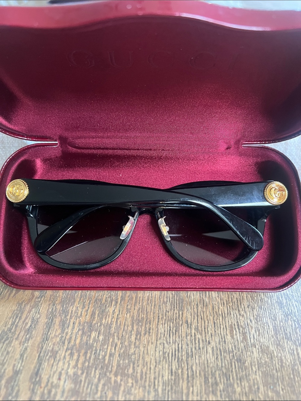 Gucci Black Women’s Sunglasses with Red Velvet Case